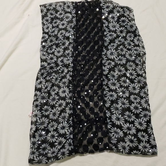 Justice Infinity Scarf - Picture 2 of 3